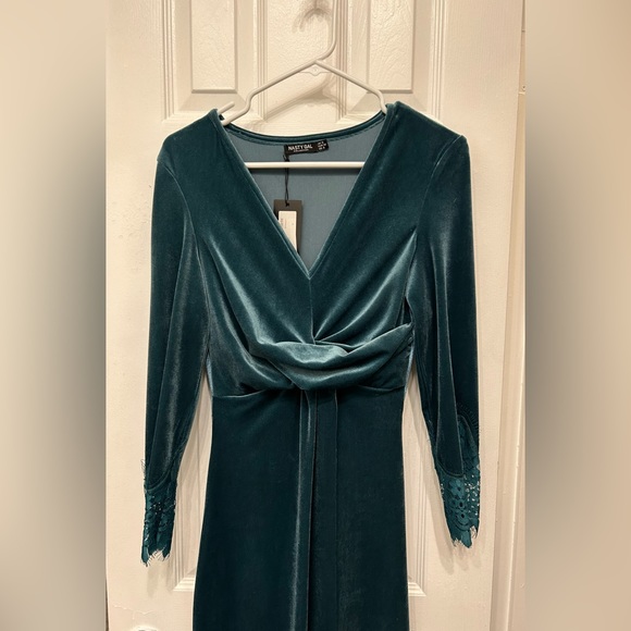 Nasty Gal teal velvet mid length dress with slit - Picture 2 of 7